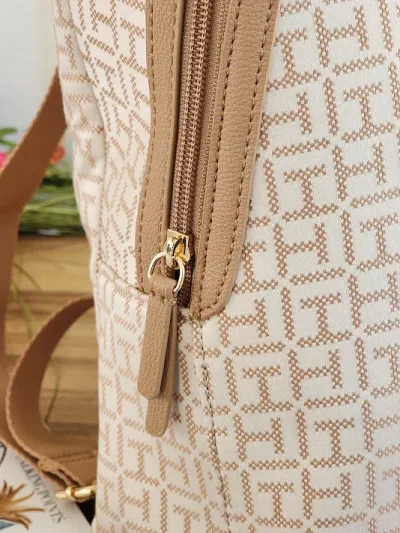 Bolso Tommy Hilfiger para dama XW03752-9740F5 COLOR BEIGE