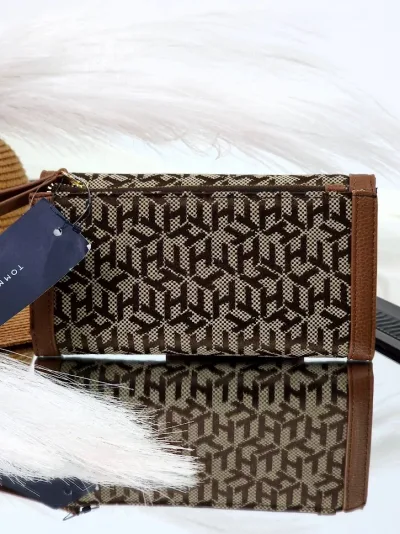 Cartera Tommy Hilfiger para dama color café