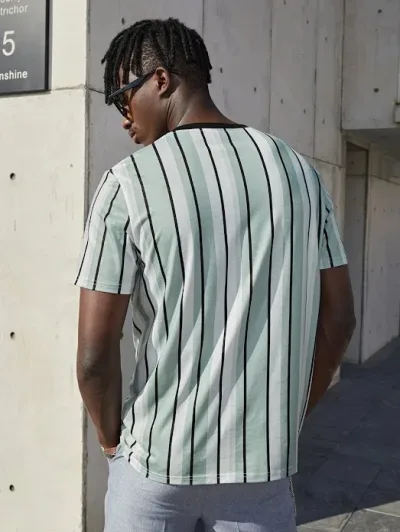 Camiseta para caballero color verde con diseño de rayas