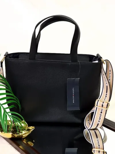 Bolso Tommy Hilfiger para dama color negro