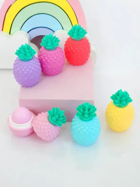 Bálsamos de colores con diseño de piña al azar