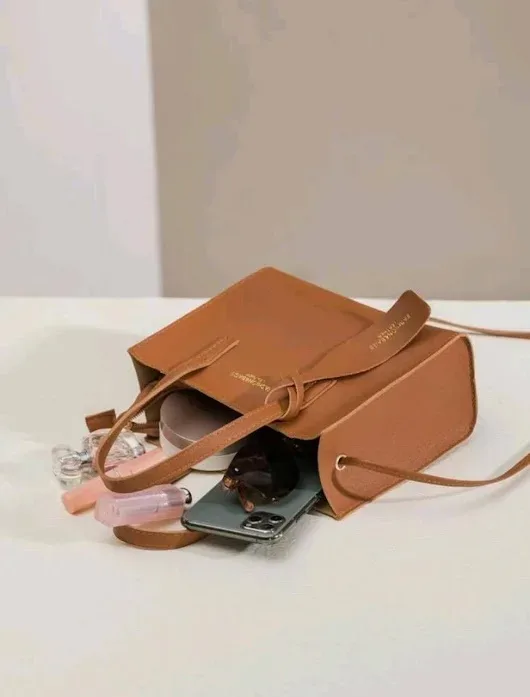 Bolso cuadrado para dama color marrón
