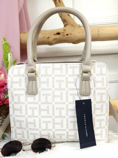 Bolso Tommy Hilfiger para dama color beige y blanco