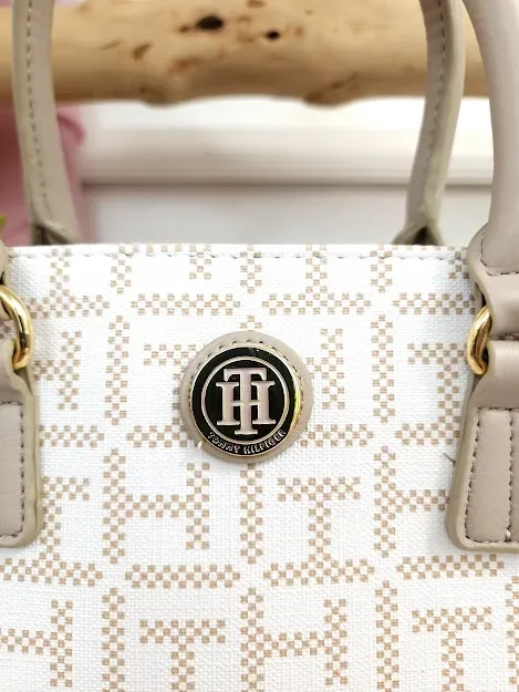 Bolso Tommy Hilfiger para dama color beige y blanco