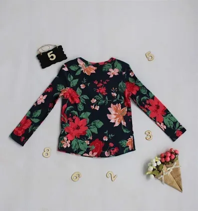 Blusa manga larga Old Navy para niña con estampado de flores