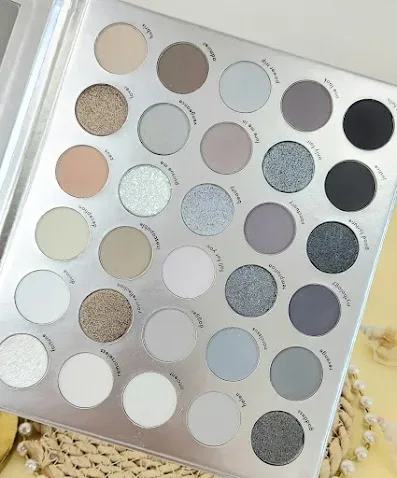 Paleta de sombras para ojos Kara Duo colores metalicos