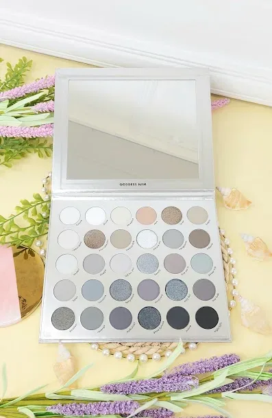 Paleta de sombras para ojos Kara Duo colores metalicos