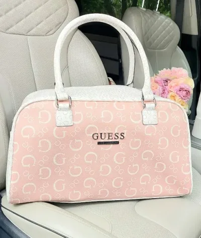 Bolso Guess para dama color rosa y blanco