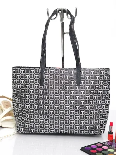 Bolso Tommy Hilfiger para dama color negro