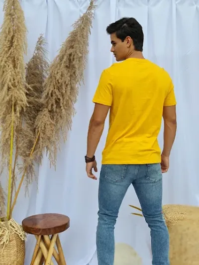 Camiseta Tommy Hilfiger para caballero color amarillo