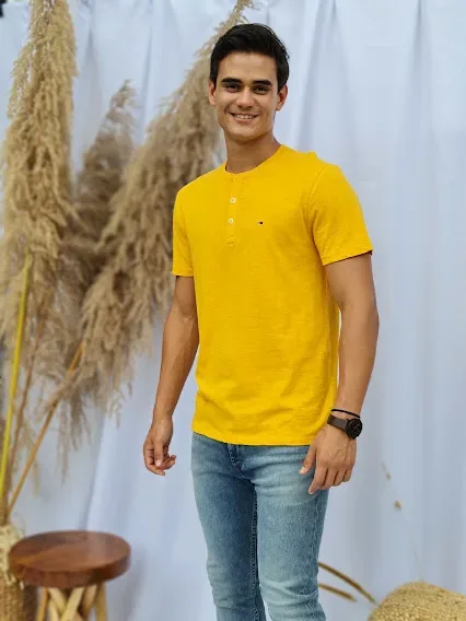 Camiseta Tommy Hilfiger para caballero color amarillo