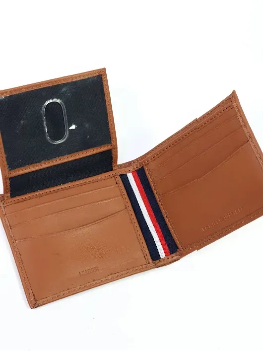 Billetera Tommy Hilfiger  para caballero color camel