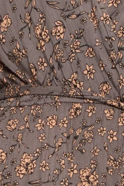 Enterizo para dama color gris con estampado floral