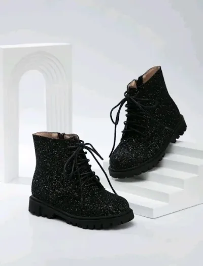 Botas para niña color negro