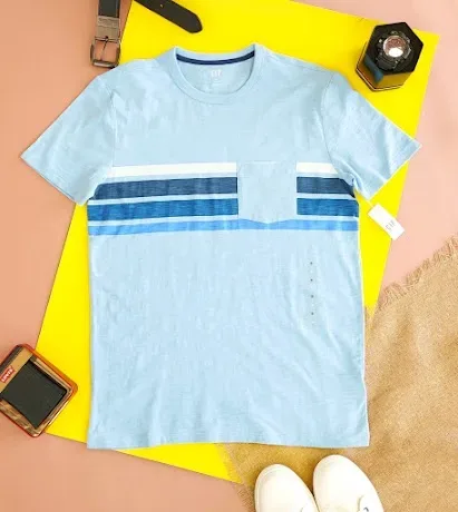Camiseta GAP para caballero color celeste