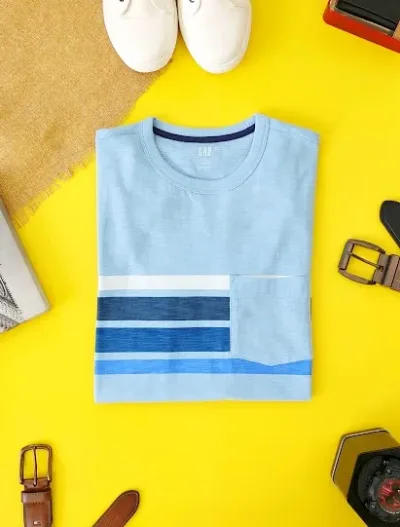 Camiseta GAP para caballero color celeste