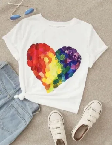Camiseta para dama color blanco diseño corazón de colores