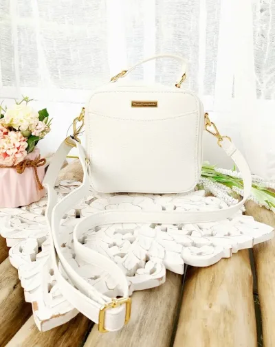 Bolso Tommy Hilfiger para dama color Beige