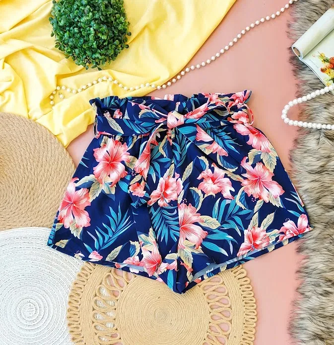 Short para dama diseño floral multicolor