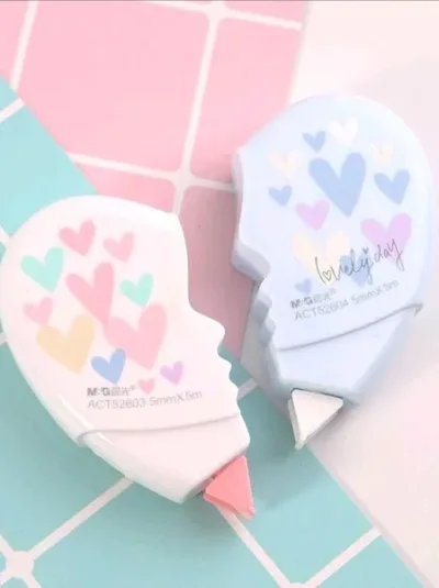 Cinta correctora con diseño de corazón color al azar