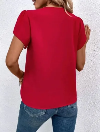 Blusa para dama color rojo con detalles en dorado
