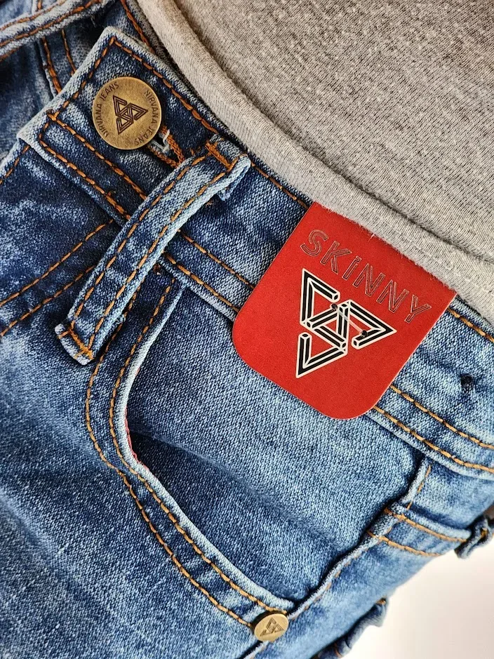 Pantalón Nirvana para niño color azul claro