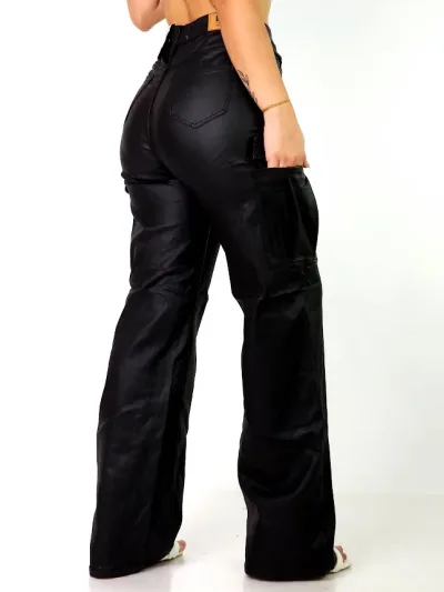 Pantalón Cargo de cuerina para dama