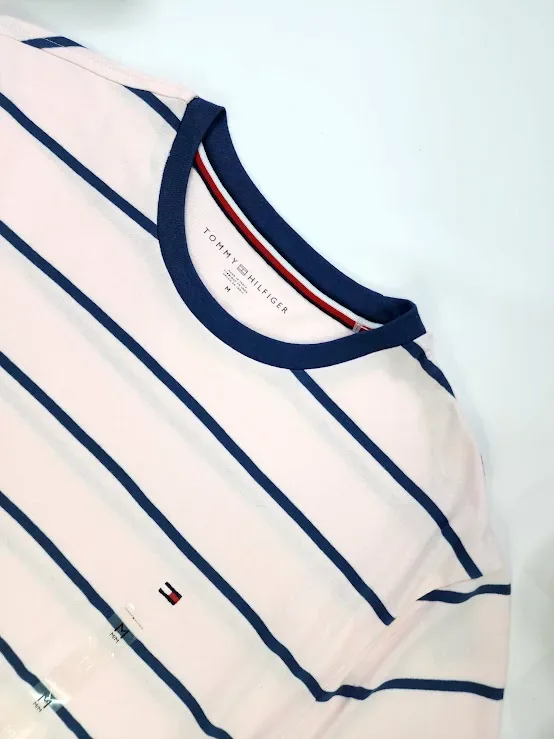 Camiseta Tommy Hilfiger para caballero a rayas.