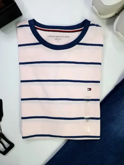 Camiseta Tommy Hilfiger para caballero a rayas.