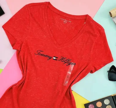 Camiseta Tommy Hilfiger para dama color rojo con brillos