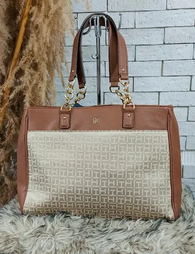 Bolso Tommy Hilfiger para dama color beige y camel