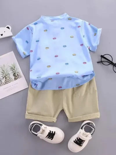 Conjunto para niño con diseño de carritos