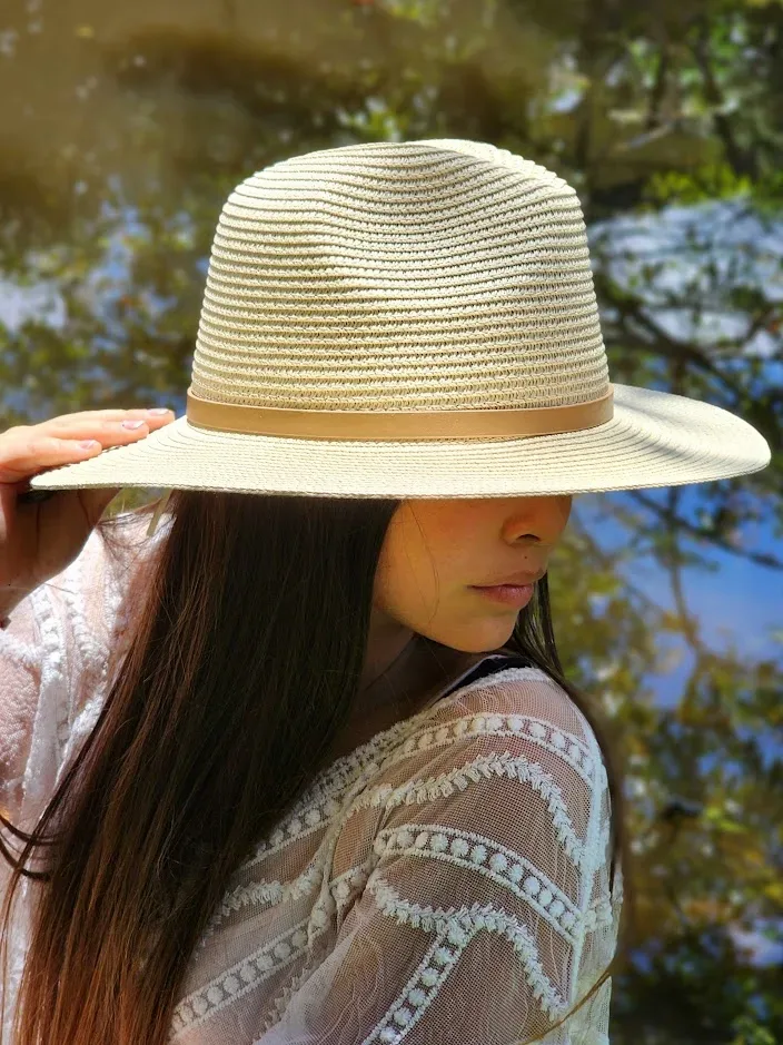 Sombrero para dama color beige