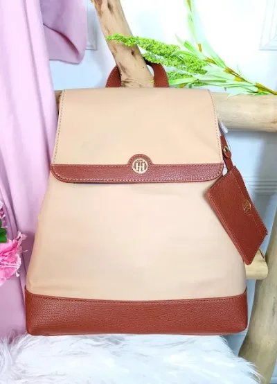 Mochila Tommy Hilfiger para dama color café