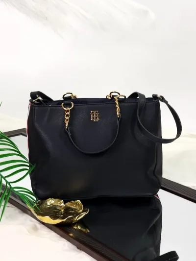 Bolso Tommy Hilfiger para dama color negro