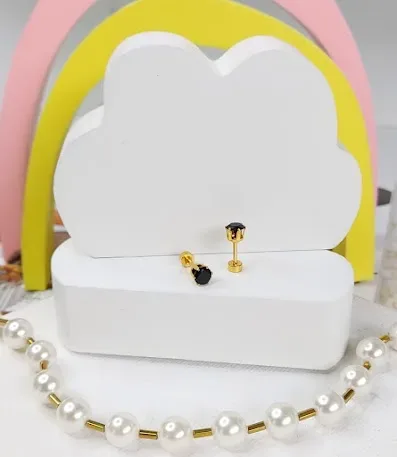 Par de aretes de acero inoxidable para dama color dorado