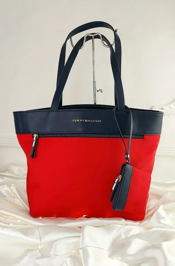 Bolso Tommy Hilfiger para dama color rojo y azul