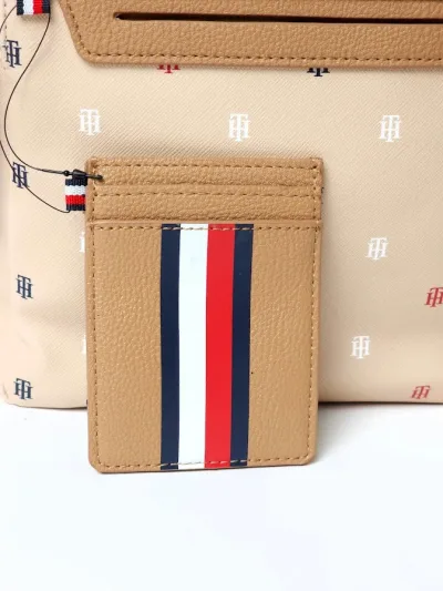 Mochila Tommy Hilfiger para dama color beige y café