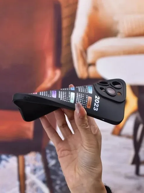 Funda para celular diseño de calendario 2023