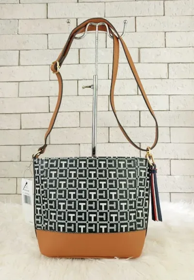 Bolso Tommy Hilfiger para dama color cafe