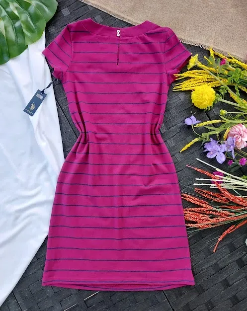 Vestido U.S Polo para dama color vino con rayas azules