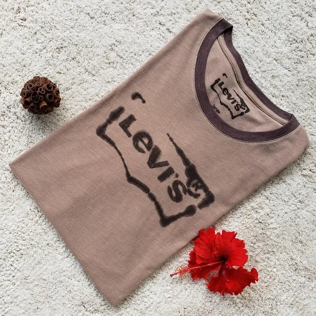 Camiseta Levi's para dama