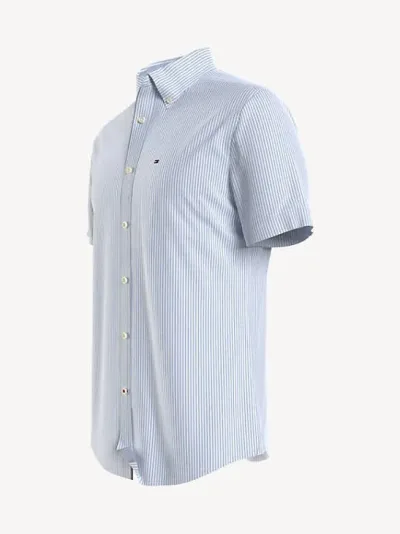 Camisa Tommy Hilfiger para caballero color celeste con rallas blancas
