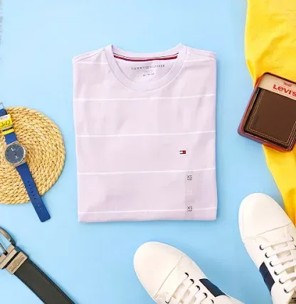 Camiseta Tommy Hilfiger para caballero, color lila con rayas blancas