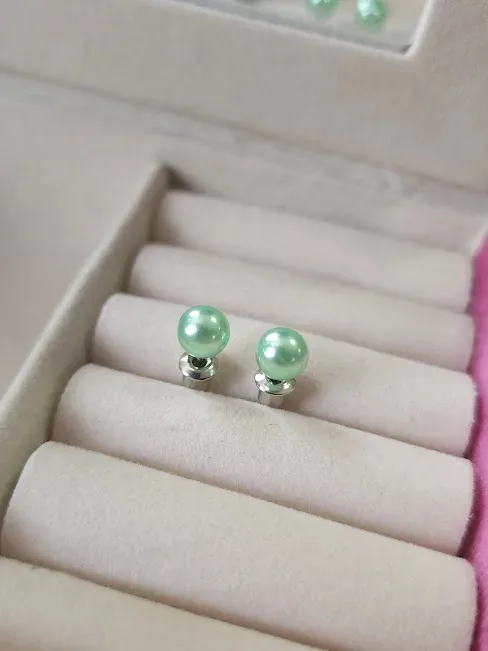 Par de aretes para dama diseño de bolita verde