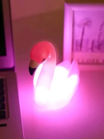 Lámpara diseño de flamingo color rosa