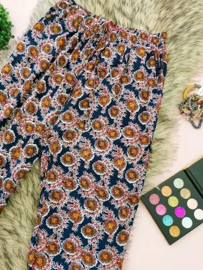 Pantalón para dama diseño abstracto