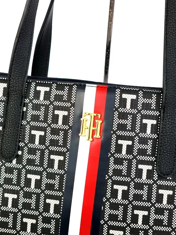 Bolso de hombro Tommy Hilfiger para dama color negro con gris