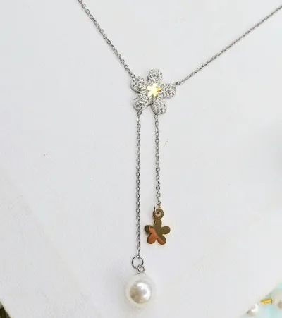Collar de acero inoxidable para dama con dijes de flor