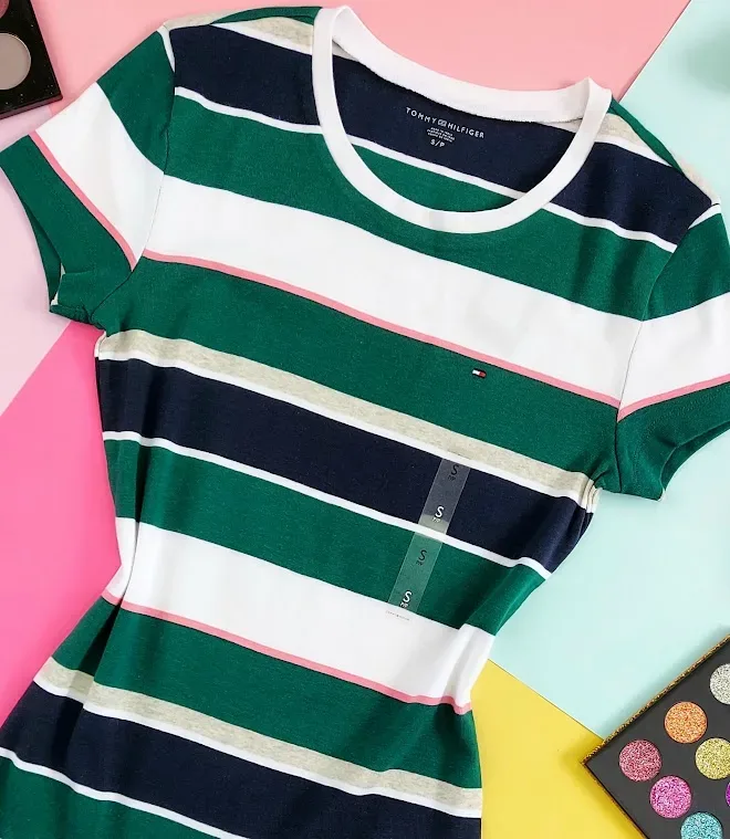 Camiseta Tommy Hilfiger para dama diseño a rayas multicolor